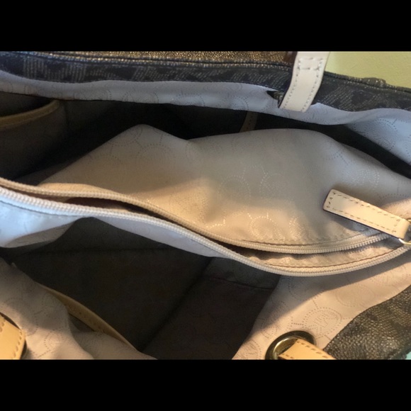 Michael Kors purse - Picture 5 of 5